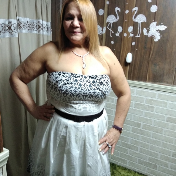 Meet your Posher, Ada - Picture 1 of 1